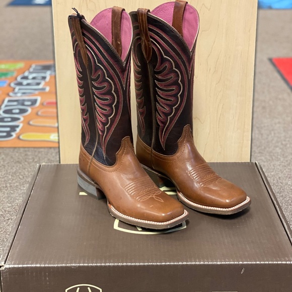 ariat circuit shiloh